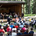 FESTIVAL OPERA ENGIADINA 2023 Aufführung im Taiswald Pontresina